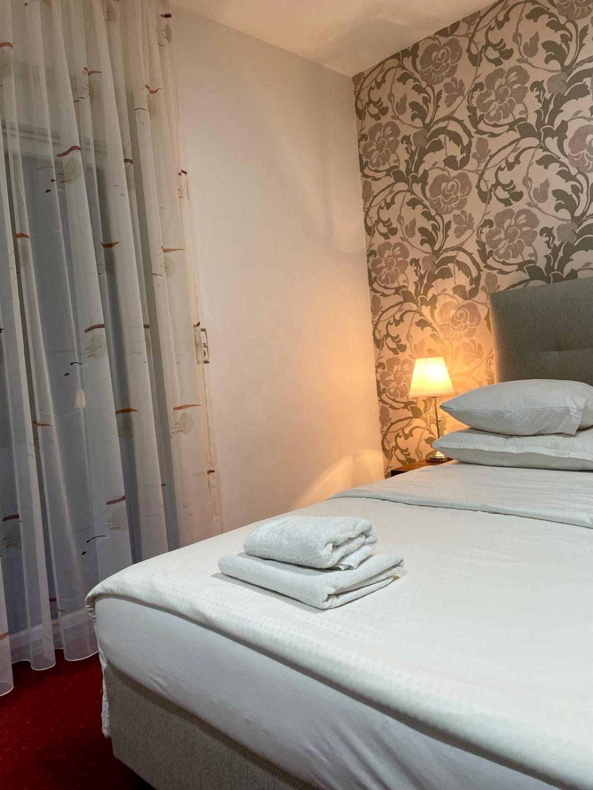 Swiss Plus Hotel Bihać Zewnętrze zdjęcie